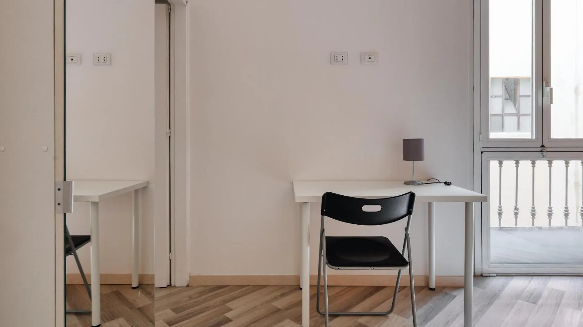 Joivy Stylish 2-Bed Flat, Easy Access To Centre Apartment Milan
